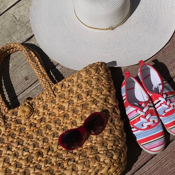 🌸 SALE 📦 3x$10 Cute colorful Gymboree Girls Striped Tennis Shoes Size 3 - Picture 6 of 7